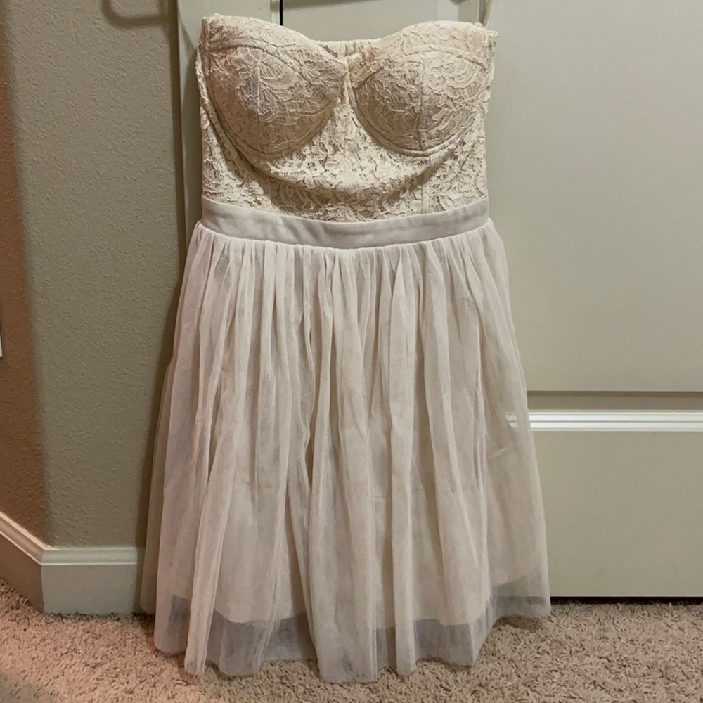 miss avenue beige dress
